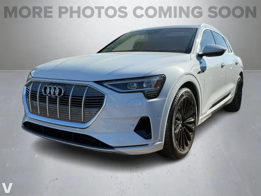 2019 Audi e-tron Prestige photo 1
