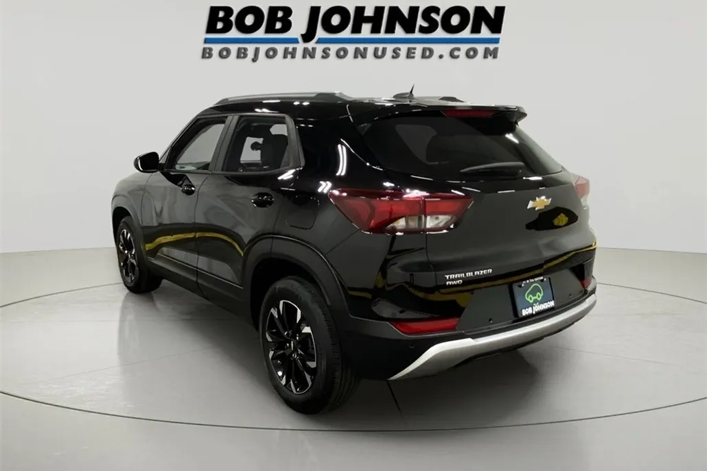 2023 Chevrolet Trailblazer LT photo 1