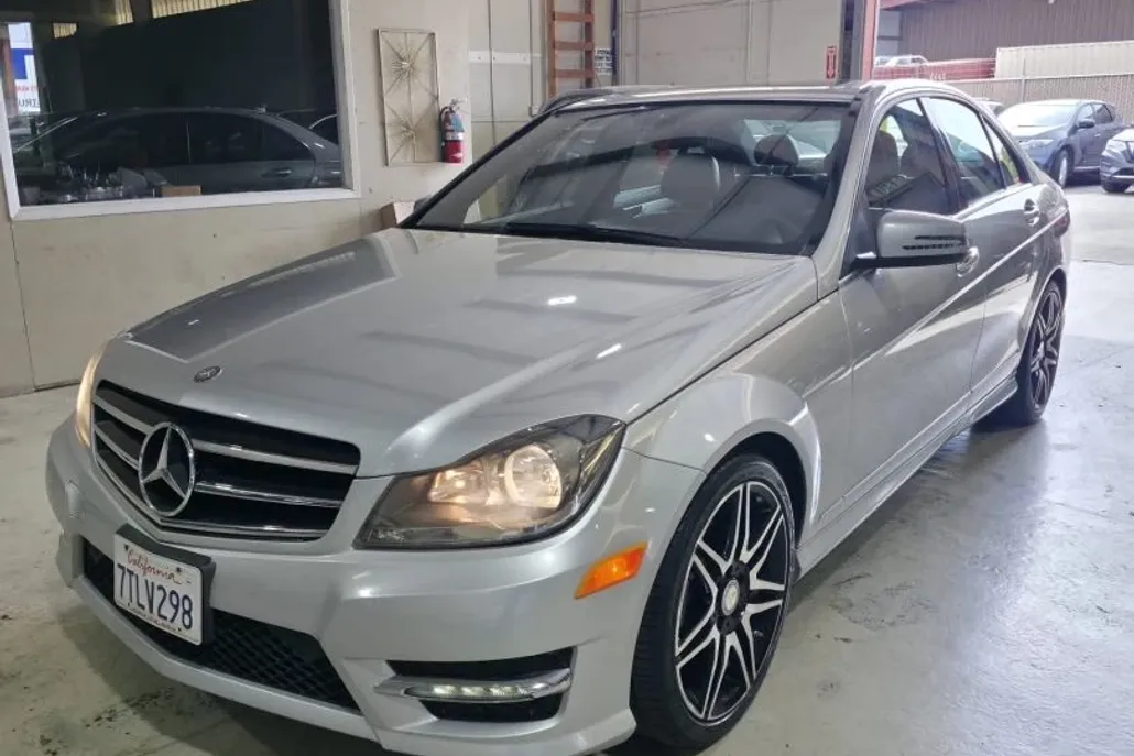 2014 Mercedes Benz C 250 photo 1