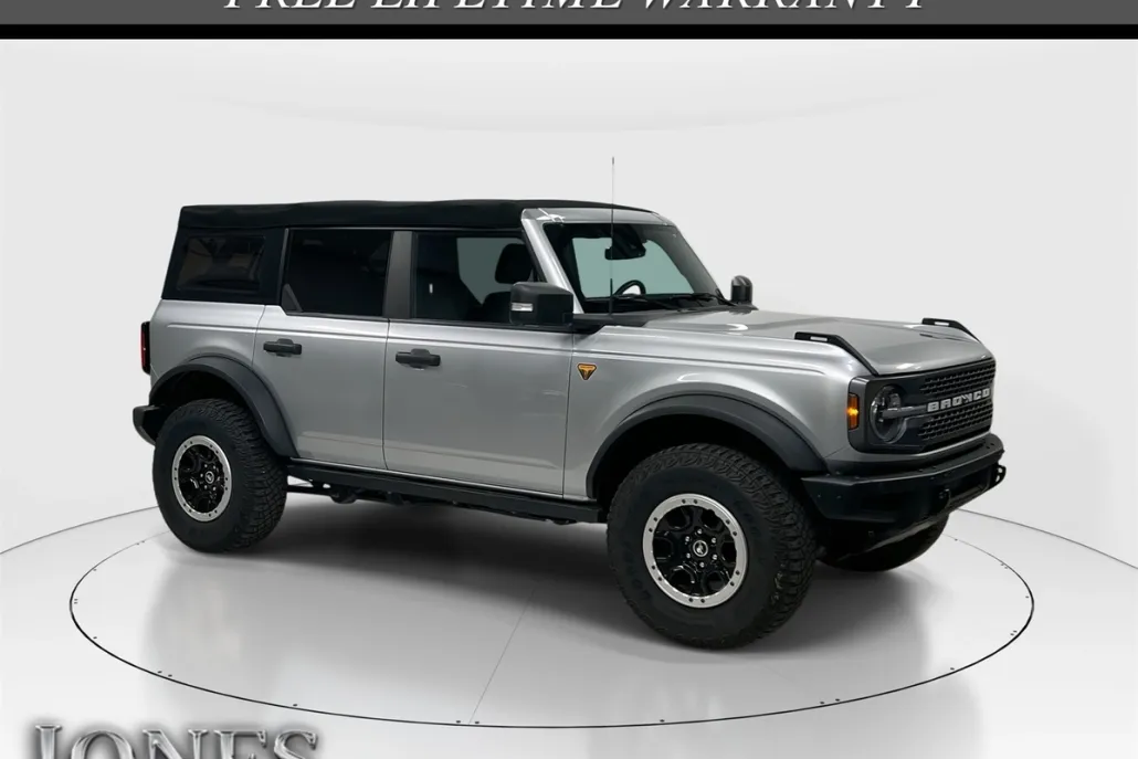 2023 Ford Bronco Badlands photo 1