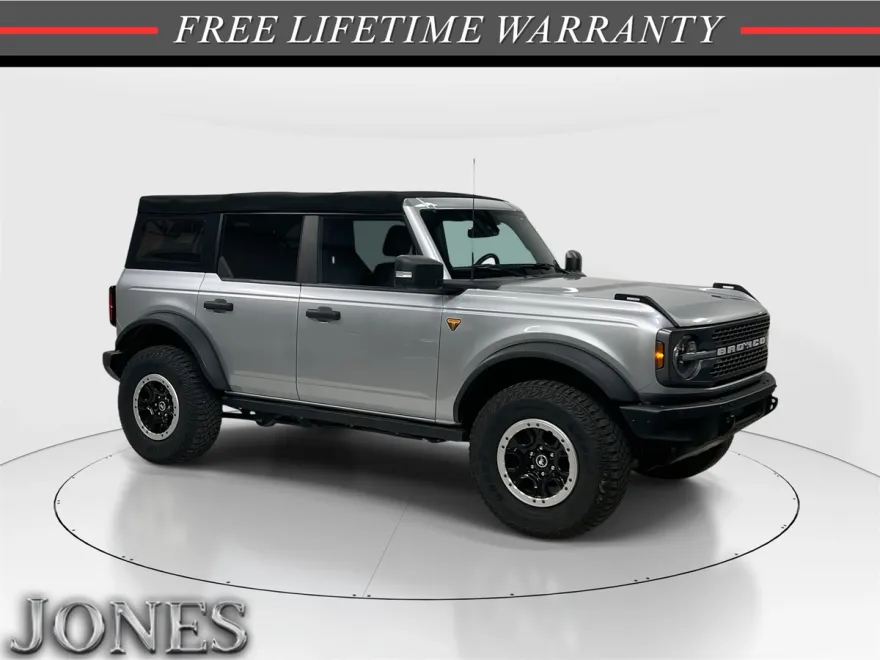 2023 Ford Bronco Badlands photo 1