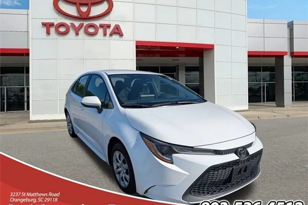2022 Toyota Corolla LE photo 1