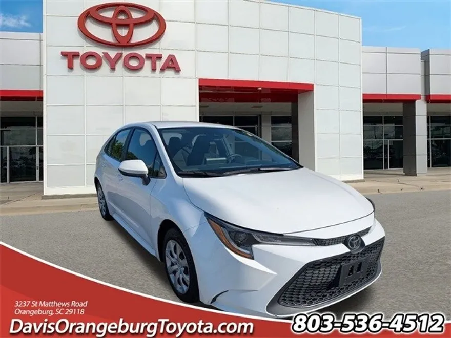 2022 Toyota Corolla LE photo 1
