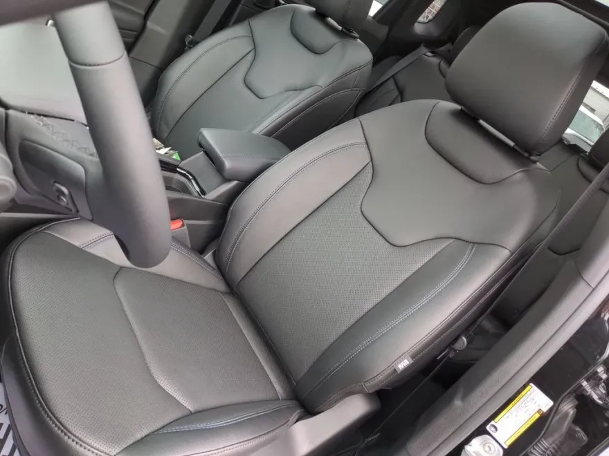 2025 Jeep Compass Limited photo 1