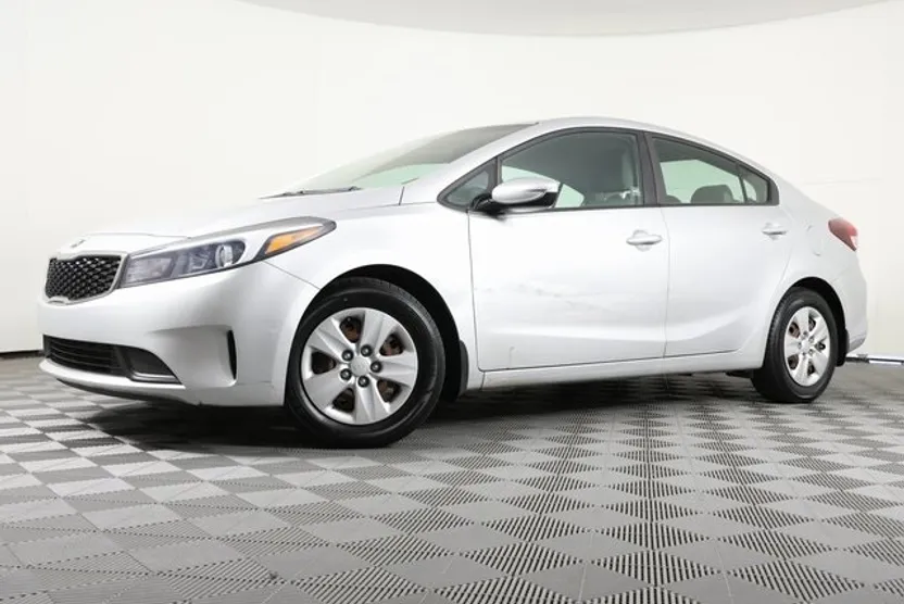 2018 Kia Forte LX photo 1