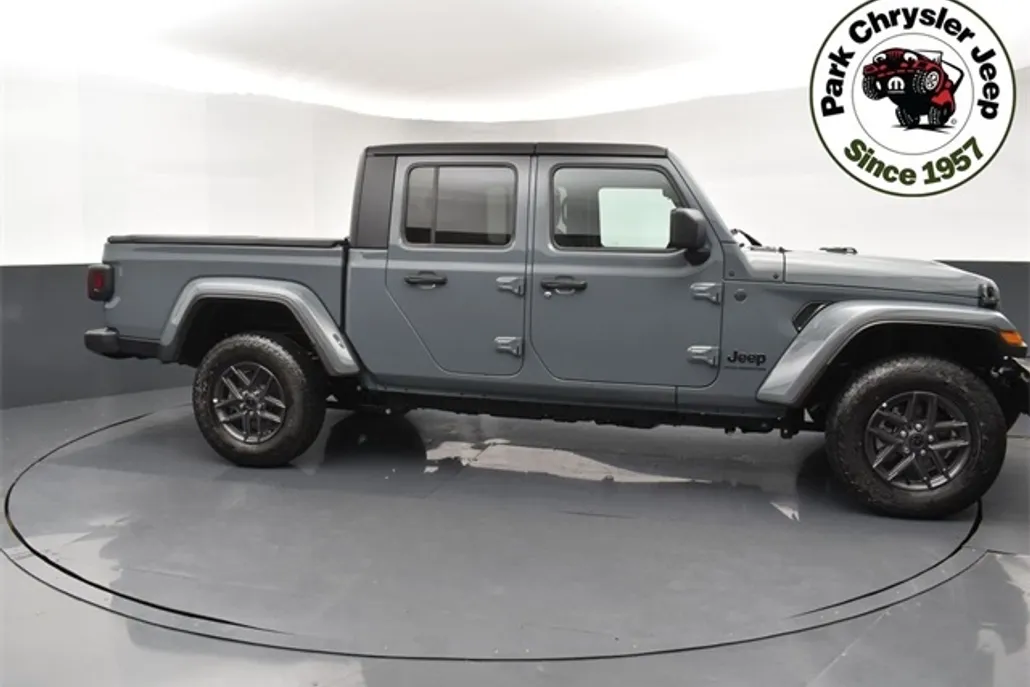 2025 Jeep Gladiator Sport photo 1