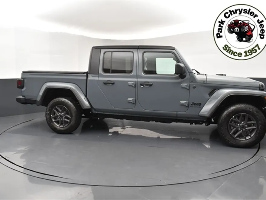 2025 Jeep Gladiator Sport photo 1