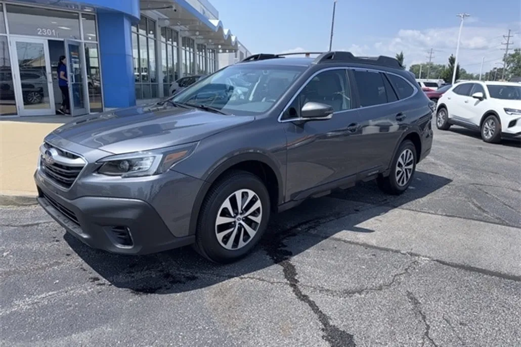2022 Subaru Outback Premium photo 1