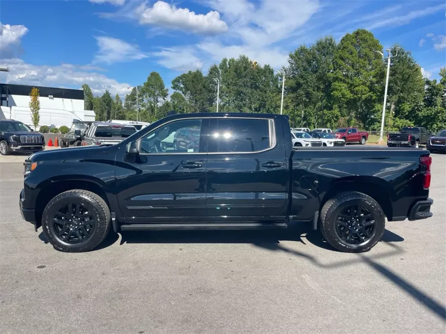 2025 Chevrolet Silverado 1500 High Country photo 1