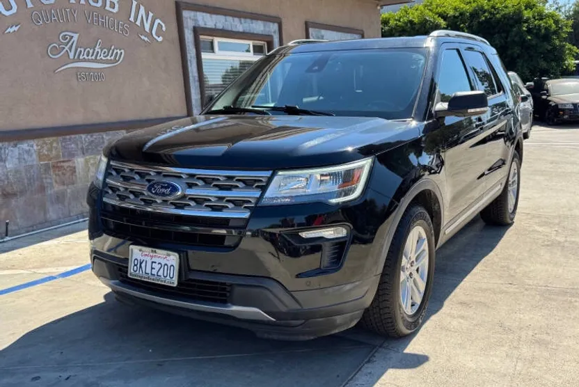 2018 Ford Explorer XLT photo 1