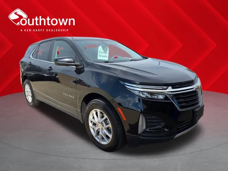 2023 Chevrolet Equinox LT photo 1