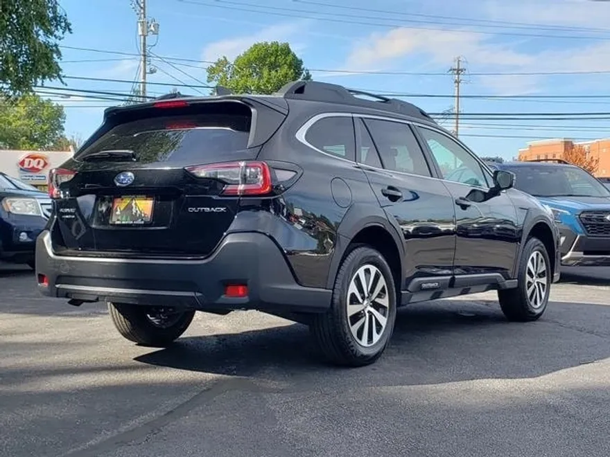 2024 Subaru Outback Premium photo 2