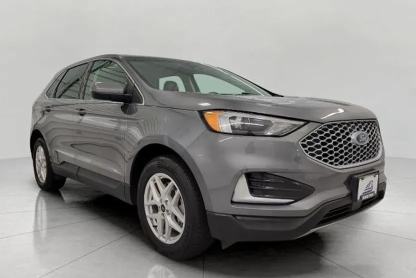 2024 Ford Edge SEL photo 1