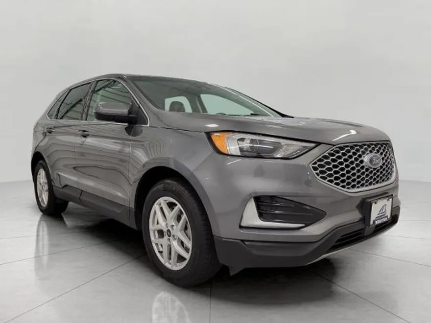 2024 Ford Edge SEL photo 1