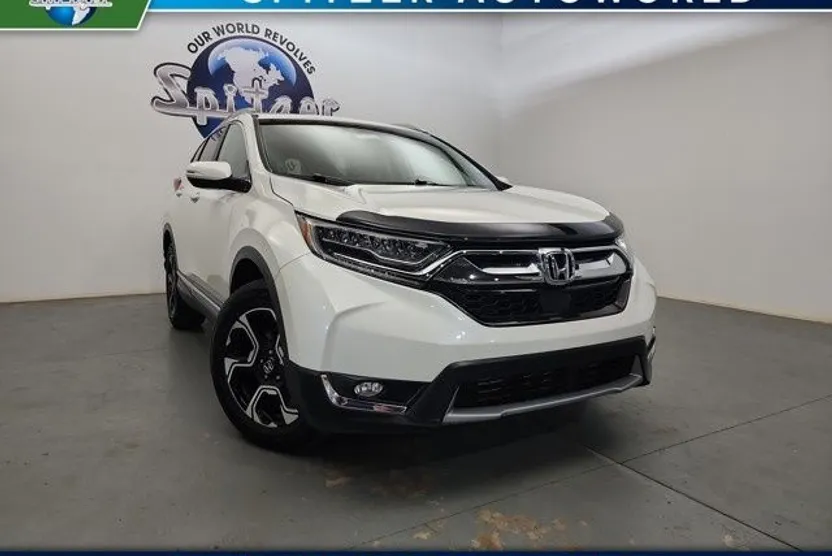 2017 Honda CR-V Touring photo 1