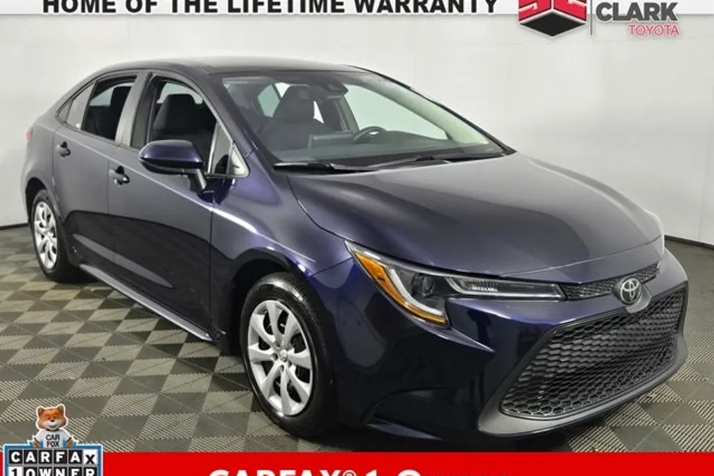 2022 Toyota Corolla LE photo 1