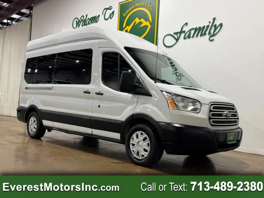 2019 Ford Transit Passenger XLT photo 1
