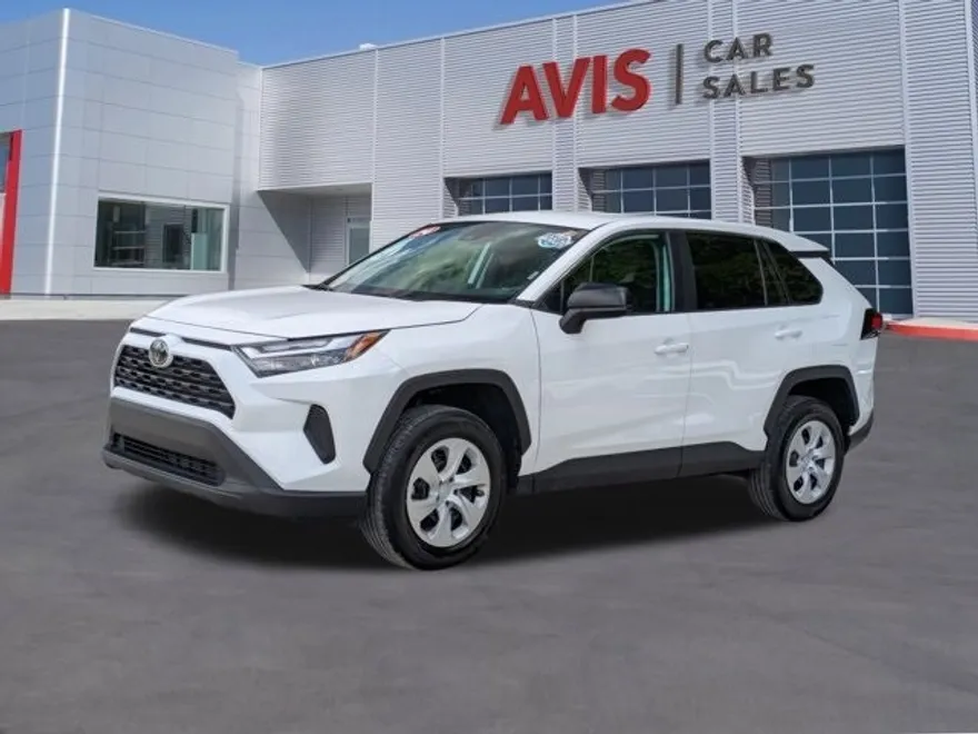 2024 Toyota RAV4 LE photo 1
