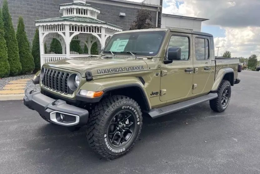 2025 Jeep Gladiator Sport photo 1
