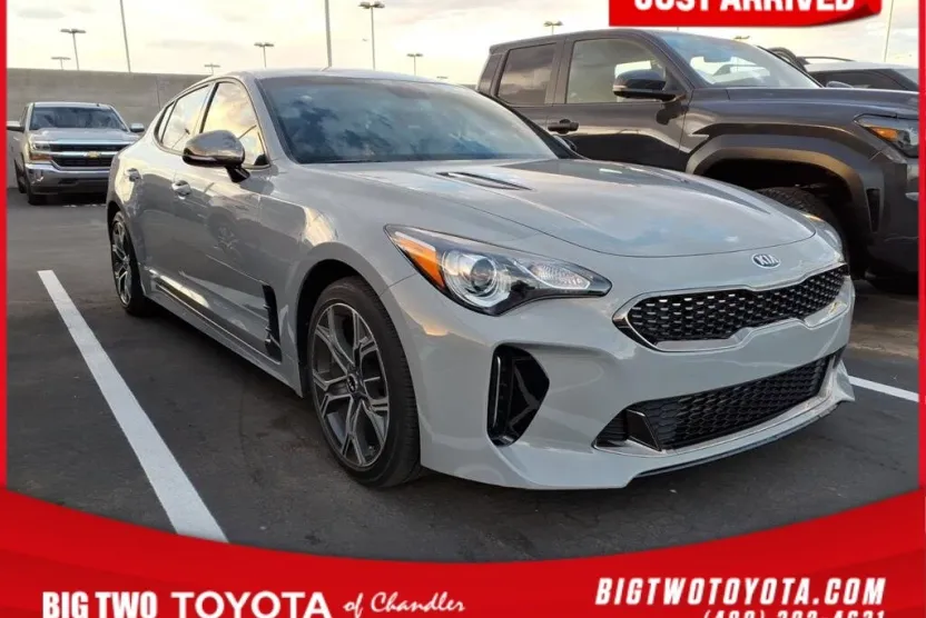 2021 Kia Stinger GT-Line photo 1