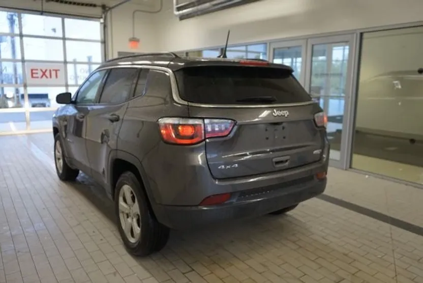 2021 Jeep Compass Latitude photo 1
