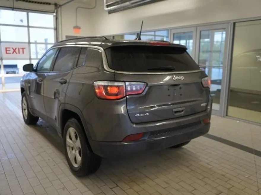 2021 Jeep Compass Latitude photo 1