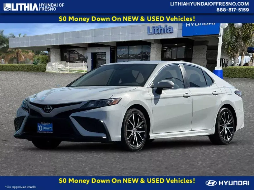 2024 Toyota Camry SE photo 1