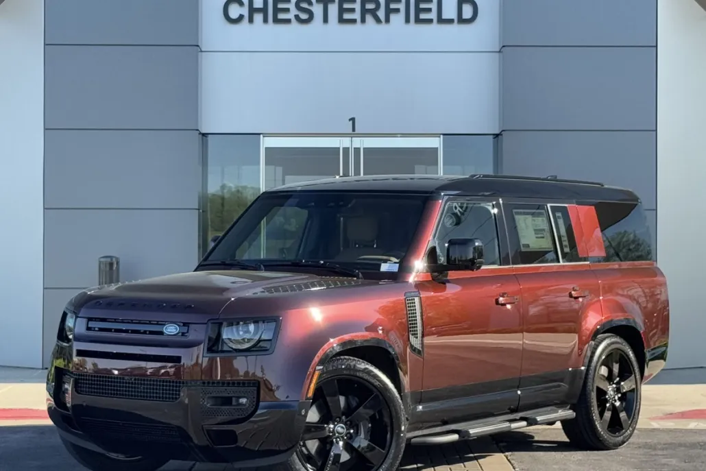 2025 Land Rover Defender 130 X-Dynamic SE photo 1