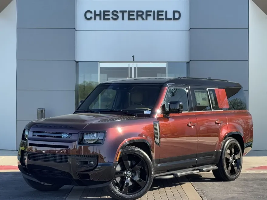 2025 Land Rover Defender 130 X-Dynamic SE photo 1
