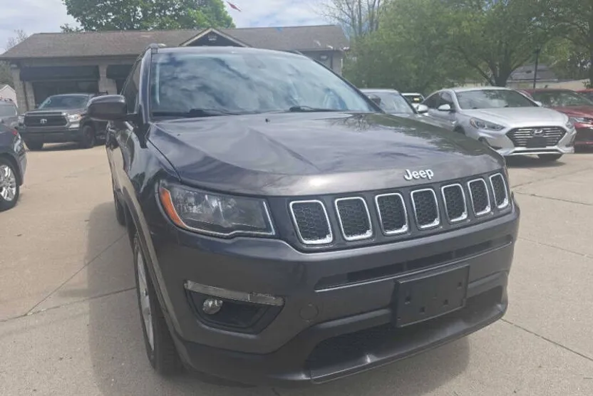 2018 Jeep Compass Latitude photo 1