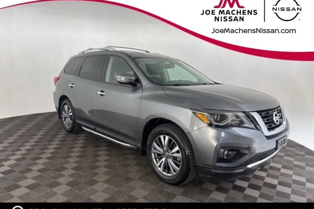 2020 Nissan Pathfinder SV photo 1