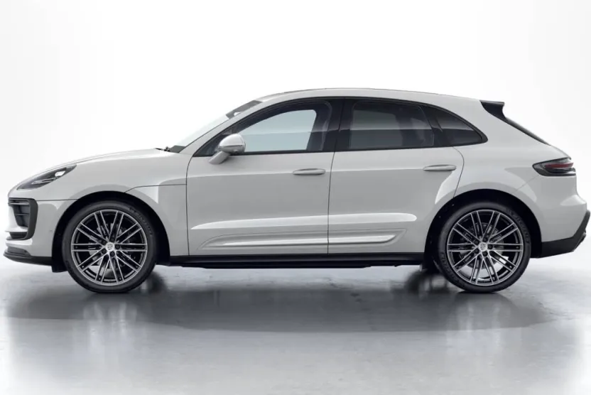 2026 Porsche Macan T photo 1