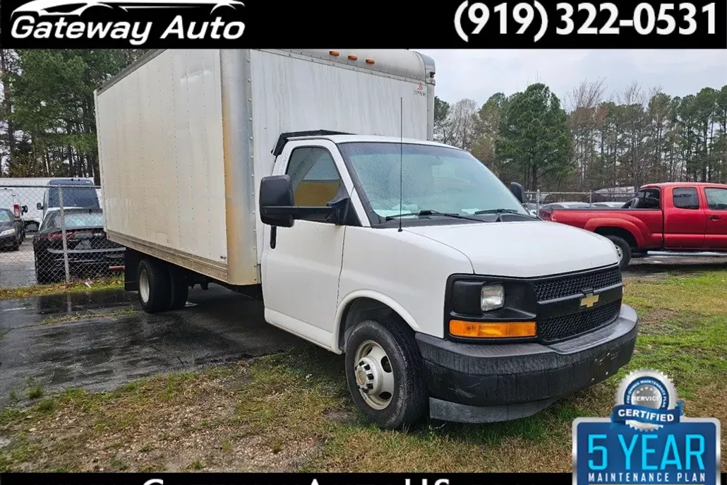 2017 Chevrolet Express photo 1
