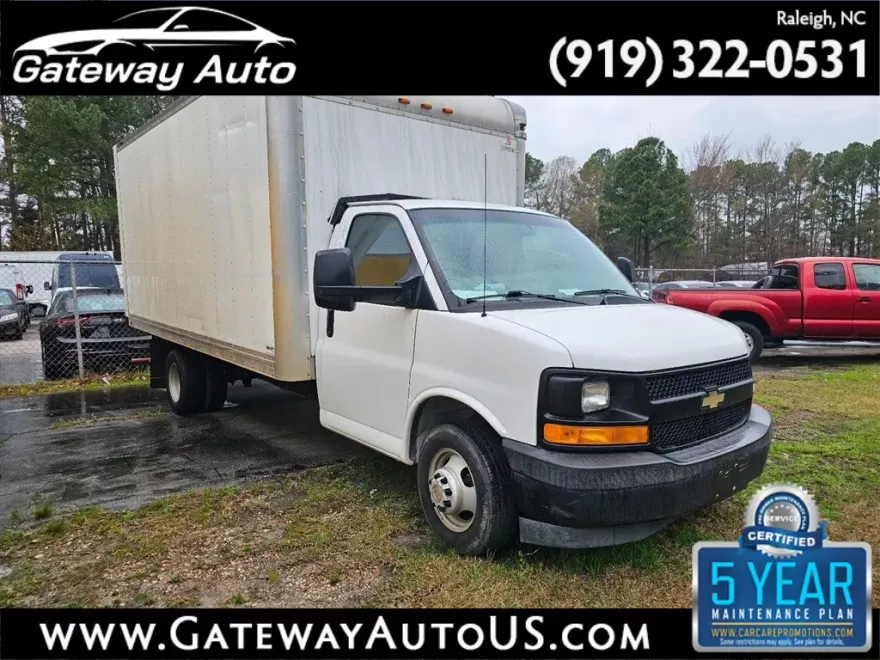 2017 Chevrolet Express photo 1