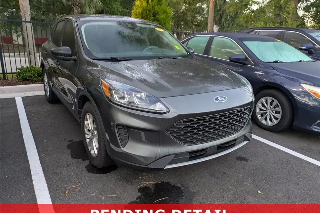 2020 Ford Escape S photo 1