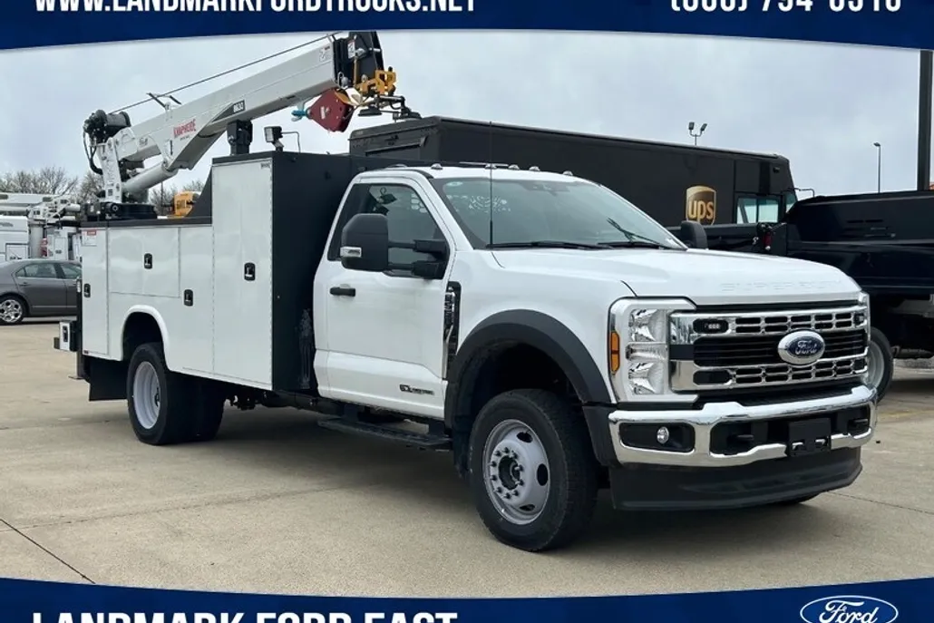 2024 Ford F-550 photo 1