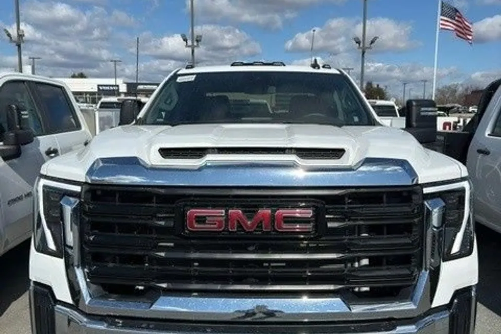 2024 Gmc Sierra 3500 HD Pro photo 1