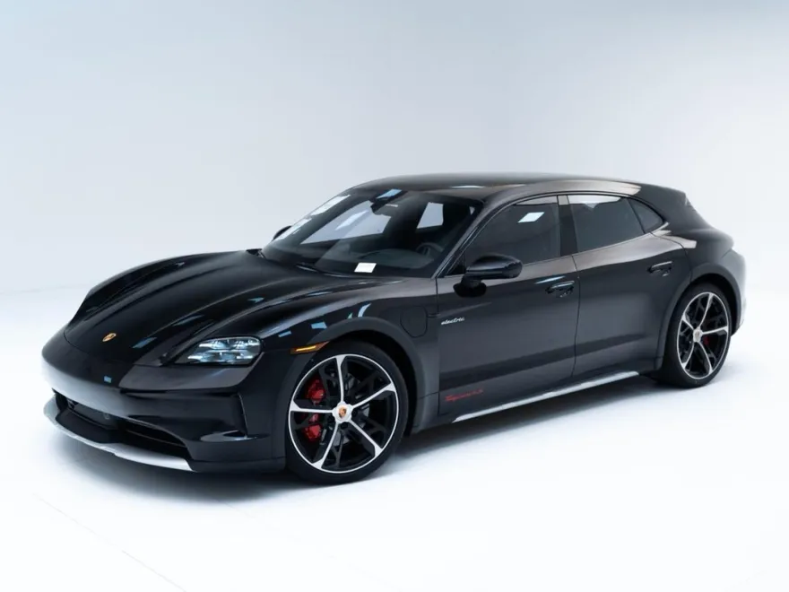 2025 Porsche Taycan 4S Cross Turismo photo 1