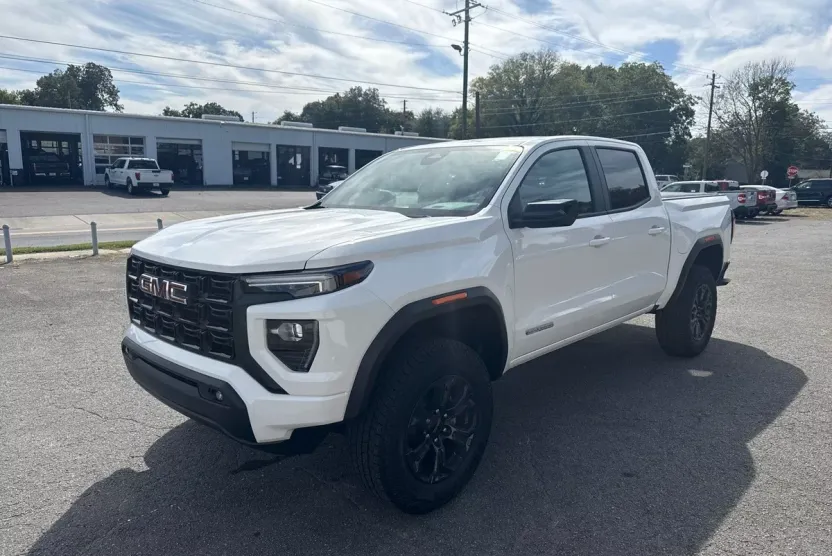 2024 Gmc Canyon Elevation photo 1