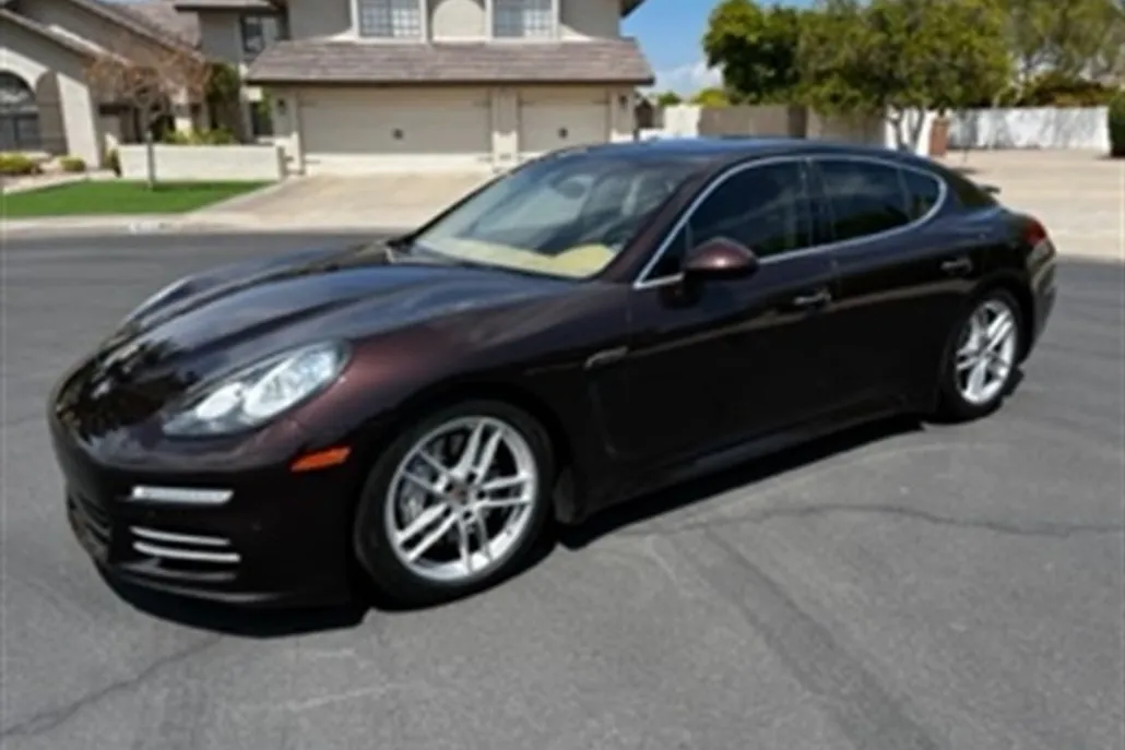 2014 Porsche Panamera 4S photo 1