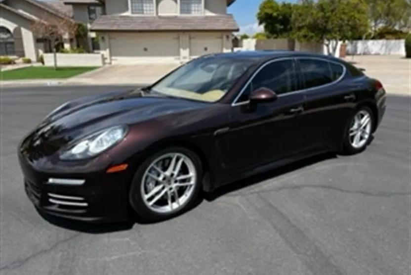 2014 Porsche Panamera 4S photo 1