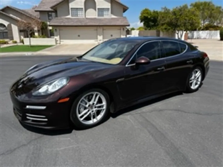 2014 Porsche Panamera 4S photo 1