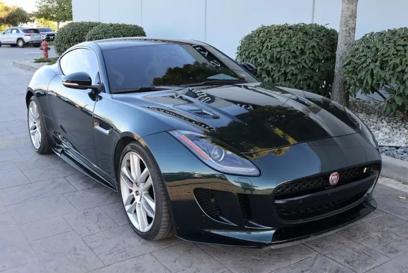 2016 Jaguar F-TYPE R photo 1