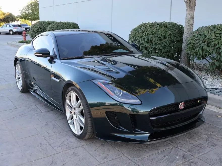2016 Jaguar F-TYPE R photo 1