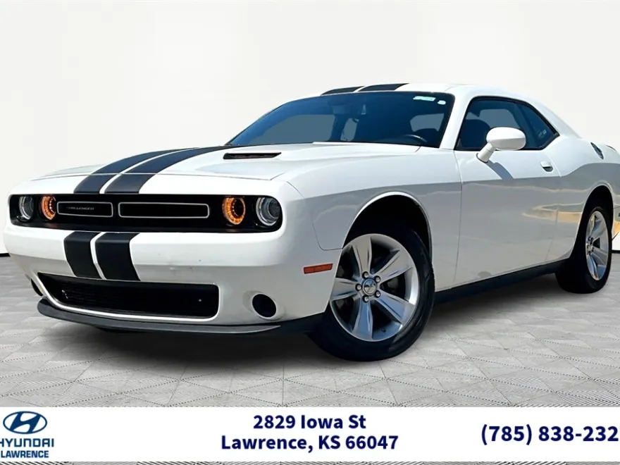 2023 Dodge Challenger SXT photo 1