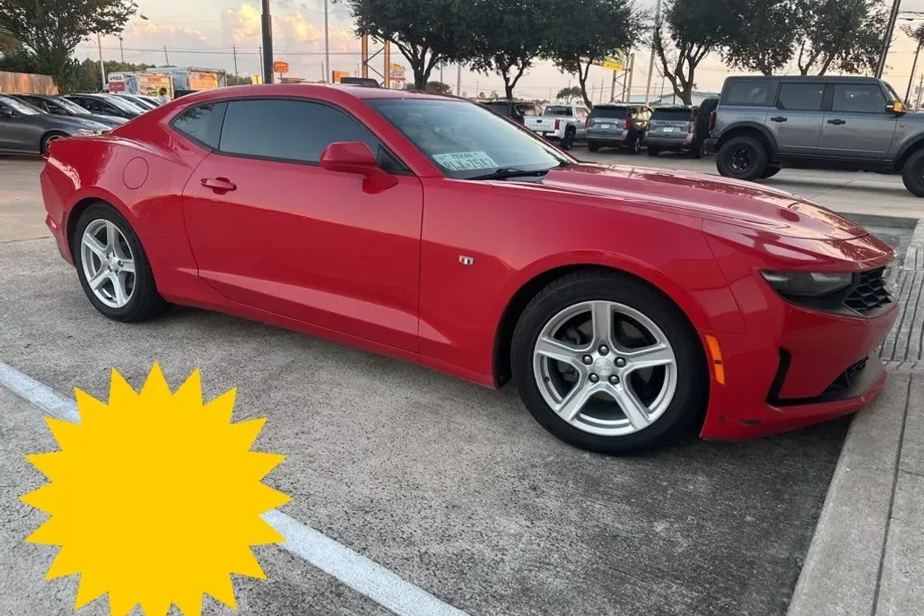 2020 Chevrolet Camaro 1LT photo 1