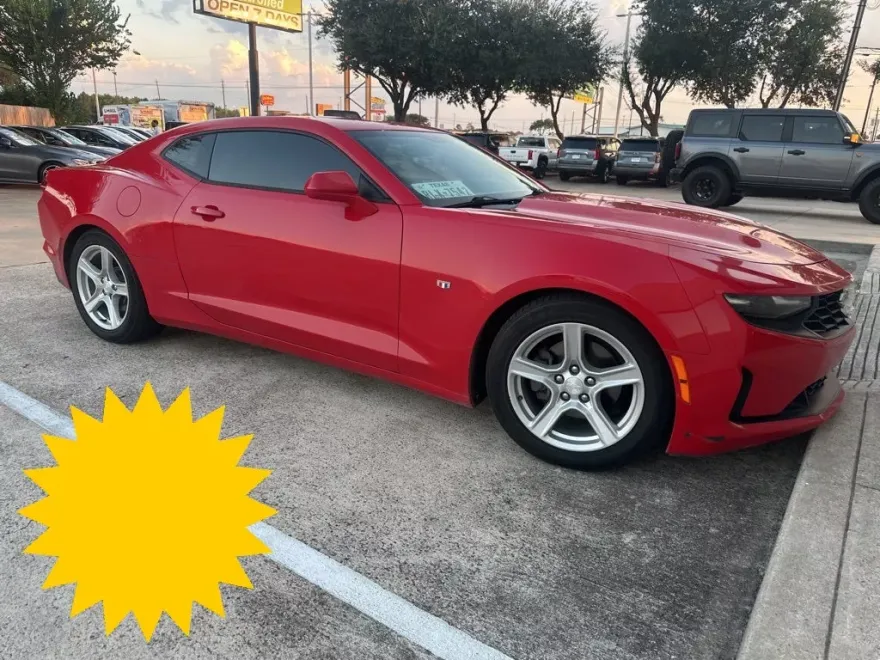 2020 Chevrolet Camaro 1LT photo 1
