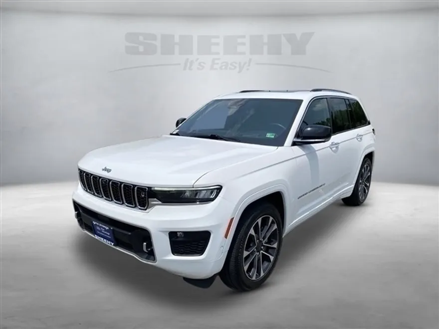 2023 Jeep Grand Cherokee Overland photo 1