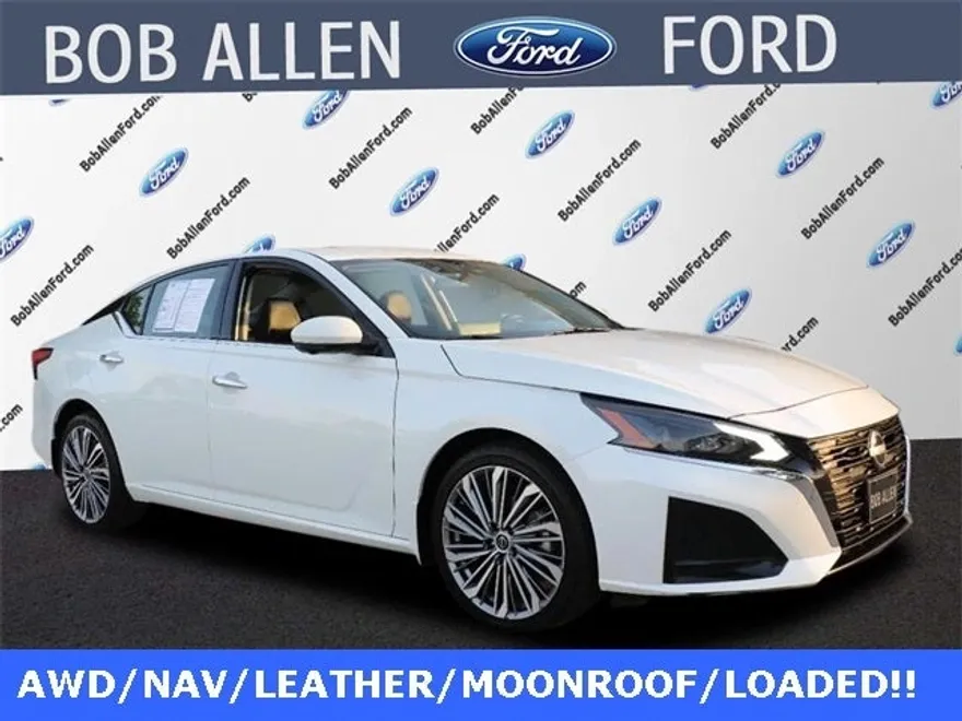 2023 Nissan Altima 2.5 SL photo 1