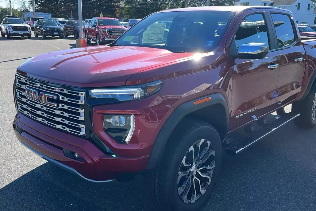 2026 Gmc Canyon Denali photo 1